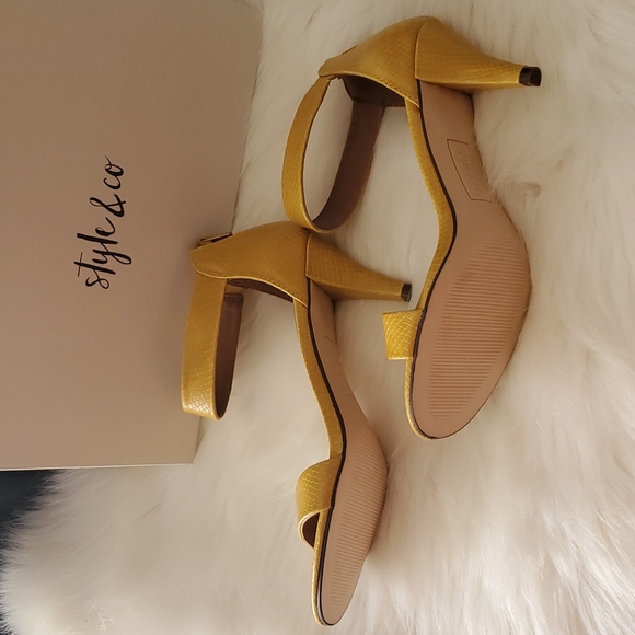 #010  Style & Co. Paycee Yellow Snake Women's Dress Sandal Size 8M - Picture 5 of 6